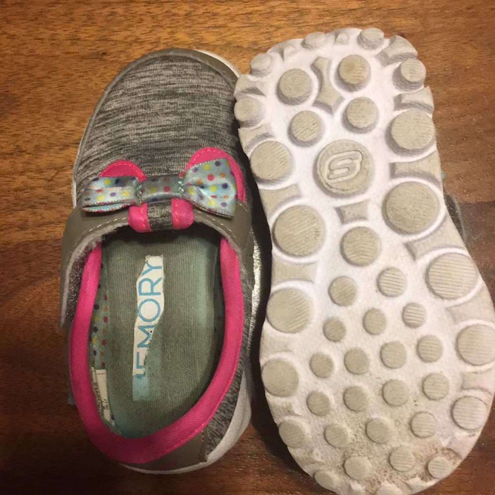 Baby sketchers walking shoes size 4